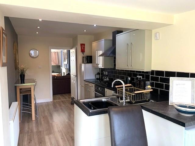 Open plan kitchen/dining room