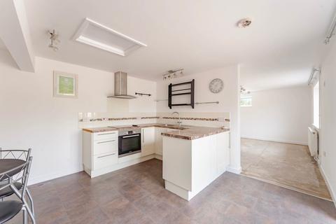 2 bedroom detached bungalow to rent, Chapel Road, Trunch