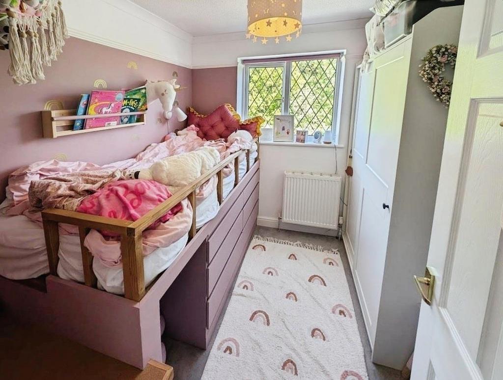 9 Templar bed 3 a.jpg