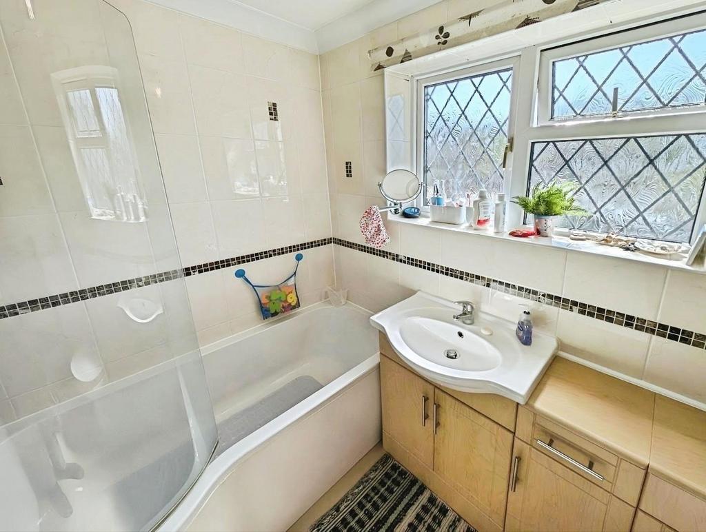 9 Templar bathroom a.png