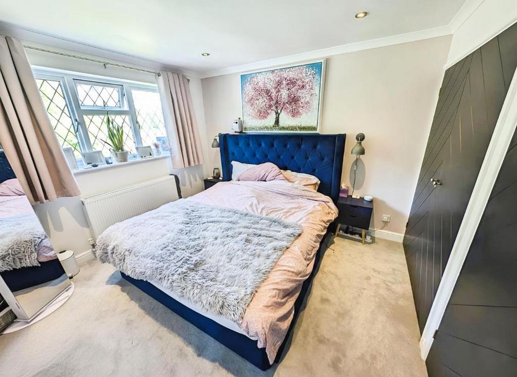 9 Templar bed 1 b.jpg