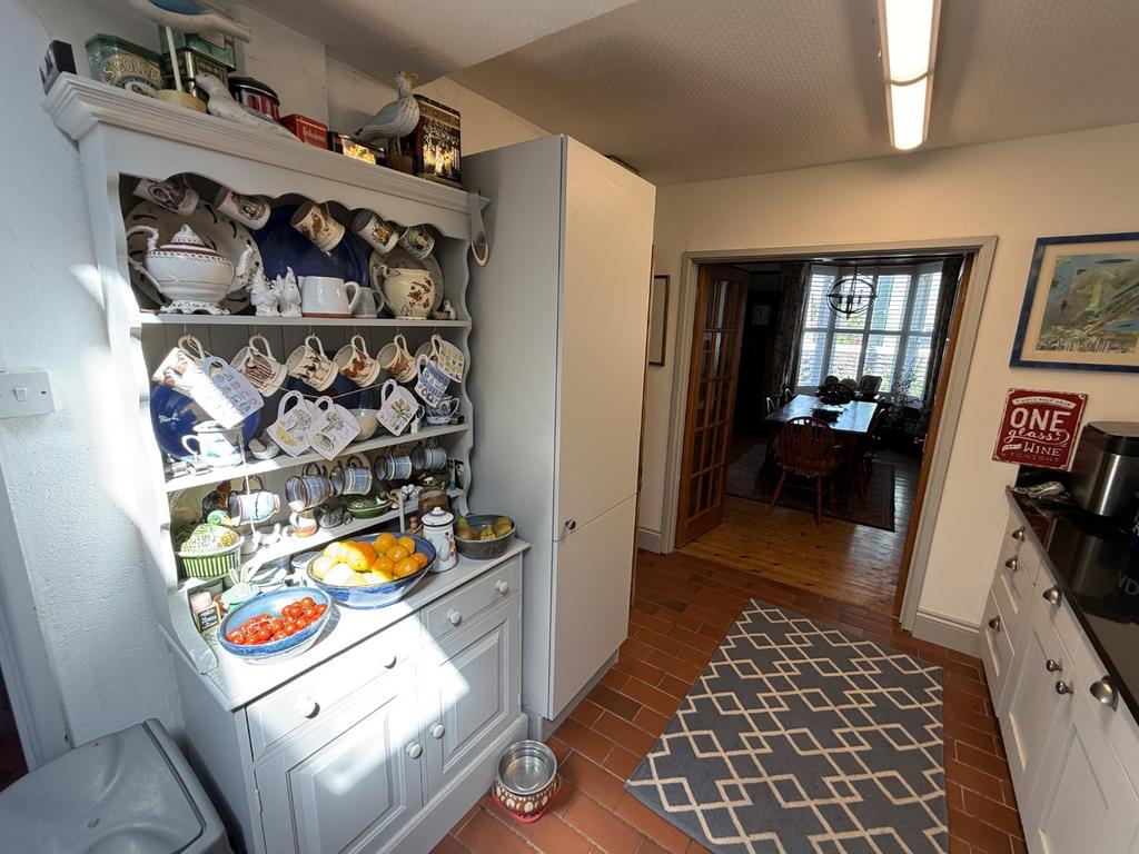 Inter Connecting Kitchen/Family Room/Sitting Room