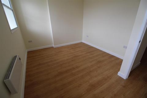 2 bedroom apartment to rent, Manor Row, Bradford, BD1