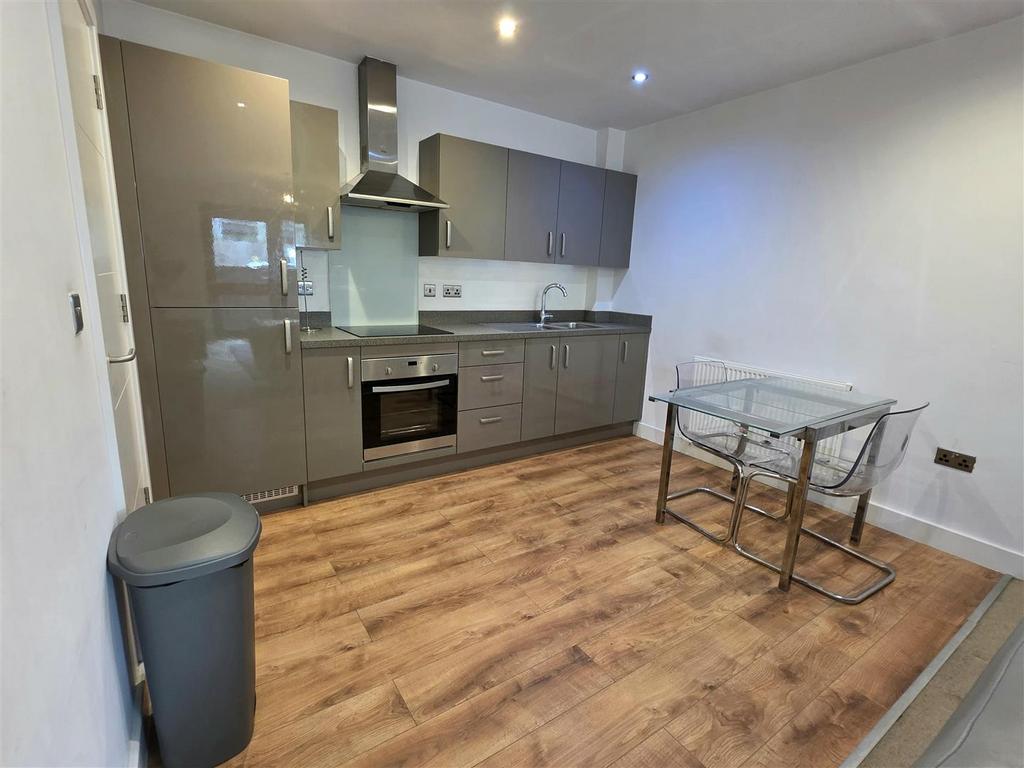 Kitchen/Dining