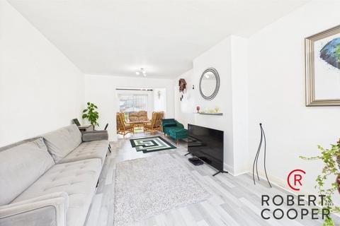 85 Warwick Avenue, Harrow, HA2 8RE
