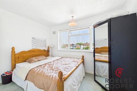 85 Warwick Avenue, Harrow, HA2 8RE
