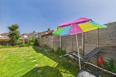 85 Warwick Avenue, Harrow, HA2 8RE