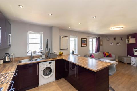 17 Redgrave Close, Gateshead, NE8 3JD
