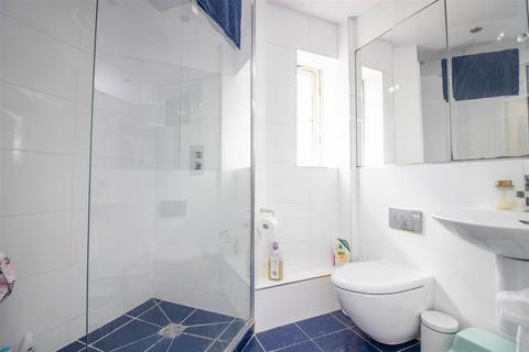 17 Redgrave Close, Gateshead, NE8 3JD
