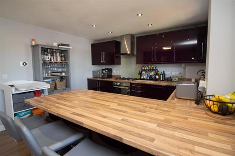 17 Redgrave Close, Gateshead, NE8 3JD