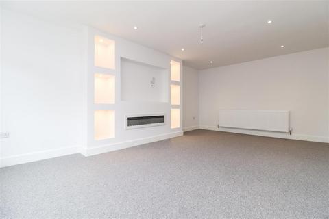 4 bedroom detached house to rent, Sunningdale Avenue, Leigh-On-Sea