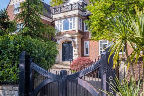 8 bedroom detached house for sale, Courtenay Avenue, London, N6