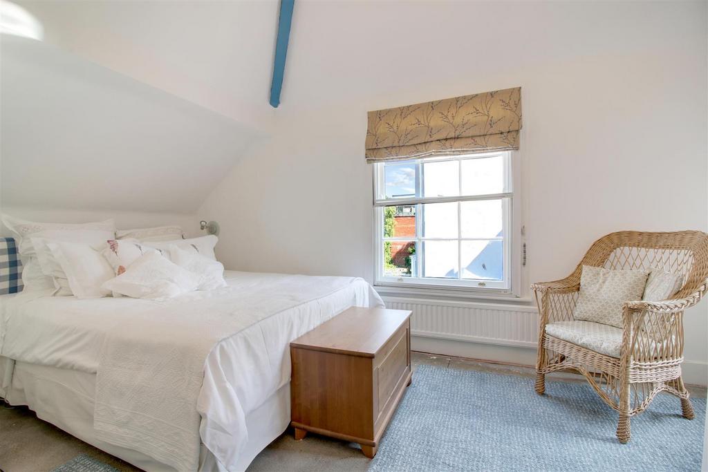 Bed1.jpg