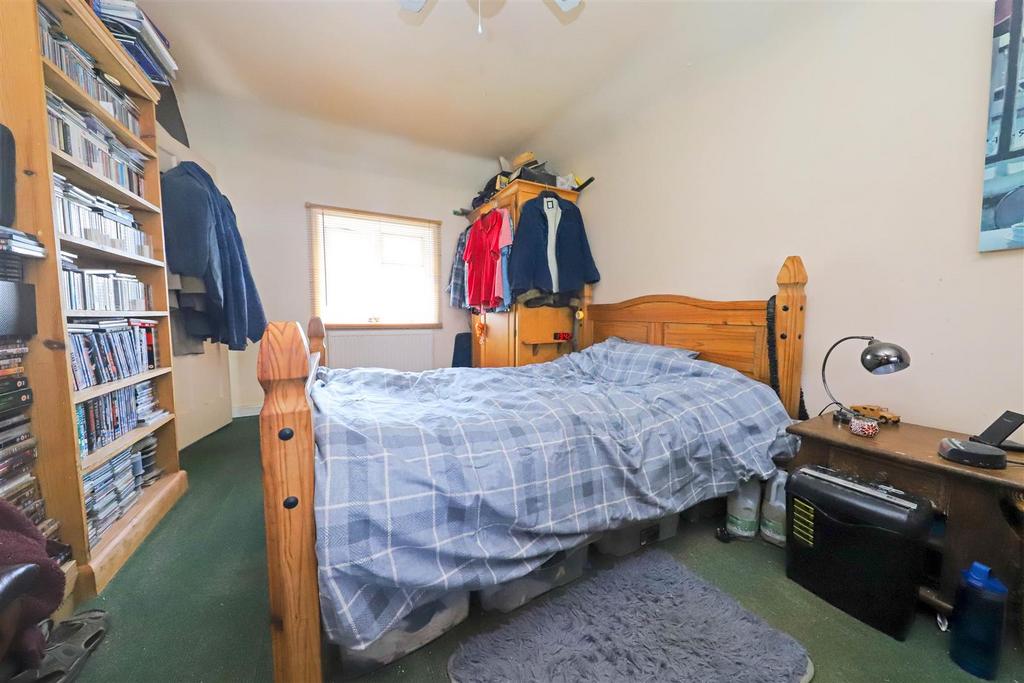 Court farm rd bed 1.jpg