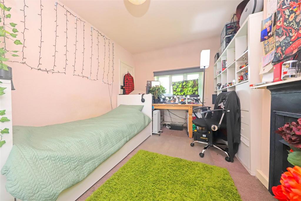 Court farm rd bed 2.jpg