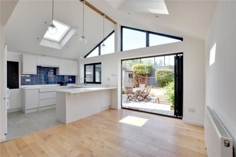 4 bedroom semi-detached house for sale, Pragnell Road, Grove Park, London, SE12