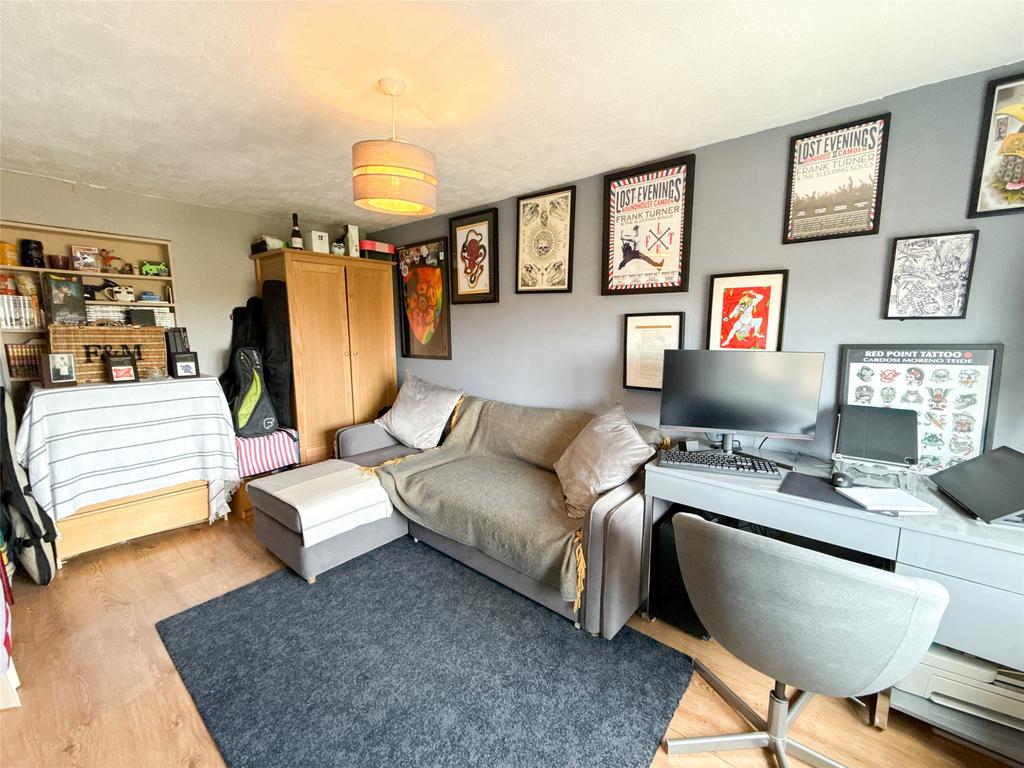 G. Floor Bedroom