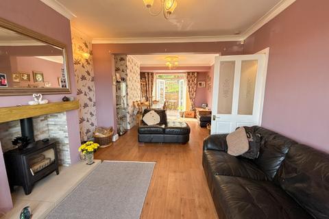 5 bedroom semi-detached house for sale, Valley Drive, Dunston, NE11