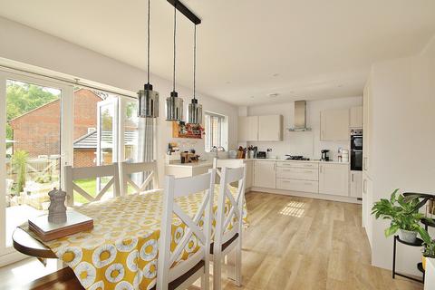 undefined, Foxglove End, North Leigh, OX29