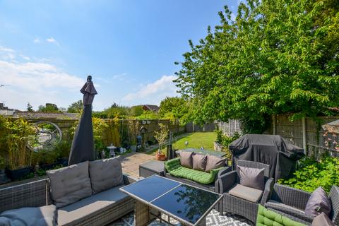 1 Broad Road, Eastbourne, BN20 9QS