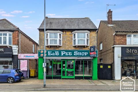 Mixed use for sale, 24 Corringham Road, Stanford-le-Hope, Essex, SS17 0AH