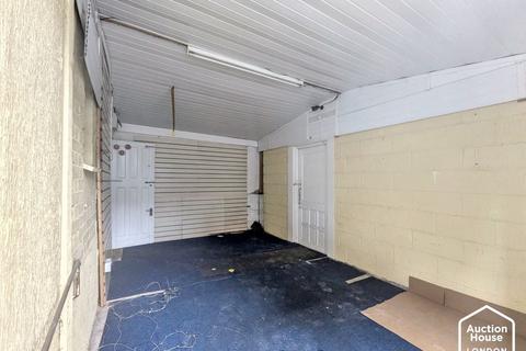 Mixed use for sale, 24 Corringham Road, Stanford-le-Hope, Essex, SS17 0AH