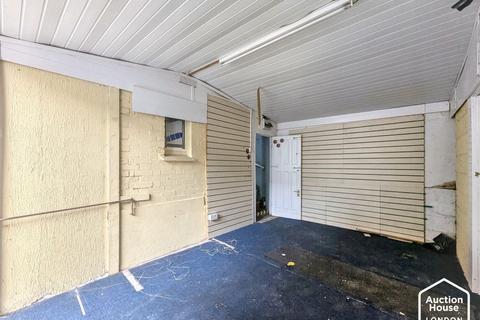 Mixed use for sale, 24 Corringham Road, Stanford-le-Hope, Essex, SS17 0AH