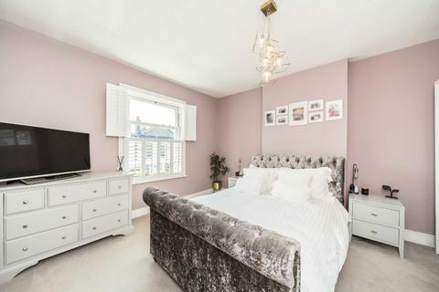 11 Rossiter Road, London, SW12 9RY