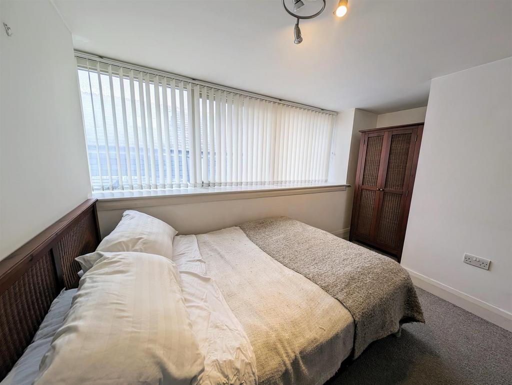 Master Bedroom.jpg