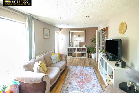 3 bedroom terraced house for sale, St Audreys Close, Hatfield