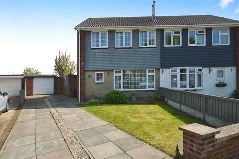 73 Caistor Avenue, Scunthorpe, DN16 3QN