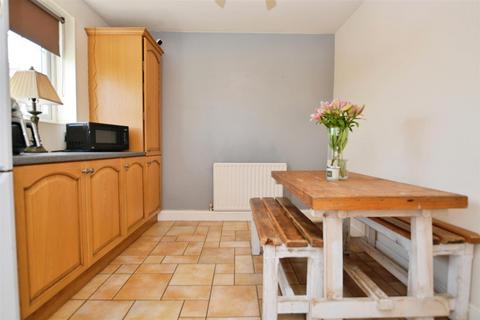 73 Caistor Avenue, Scunthorpe, DN16 3QN
