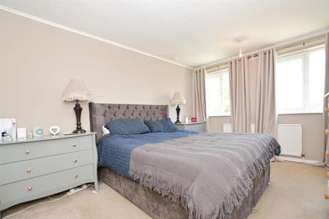 73 Caistor Avenue, Scunthorpe, DN16 3QN