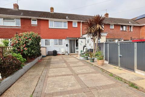 3 bedroom terraced house for sale, Cedar Road, Hythe