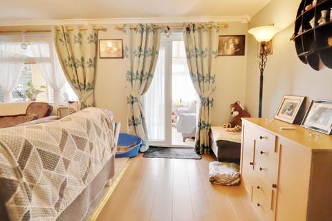 3 bedroom terraced house for sale, Cedar Road, Hythe
