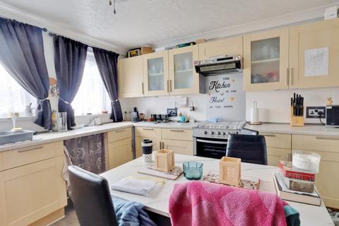 3 bedroom terraced house for sale, Cedar Road, Hythe