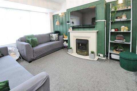 9 Lesmere Grove, Bradford, BD7 4JY