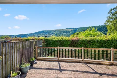 16 Bemrose Gate, Bamford, Hope Valley, S33 0AE