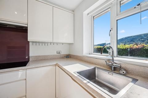 16 Bemrose Gate, Bamford, Hope Valley, S33 0AE
