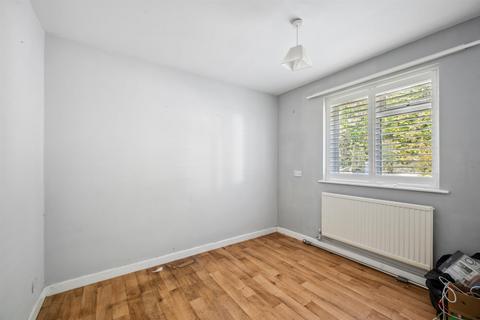 16 Bemrose Gate, Bamford, Hope Valley, S33 0AE