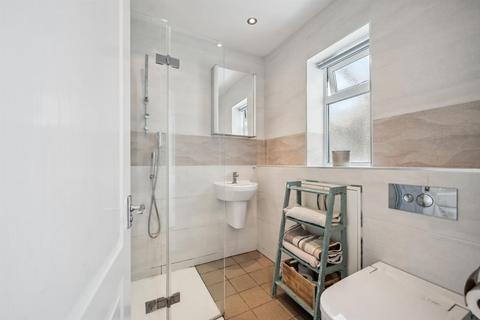 16 Bemrose Gate, Bamford, Hope Valley, S33 0AE