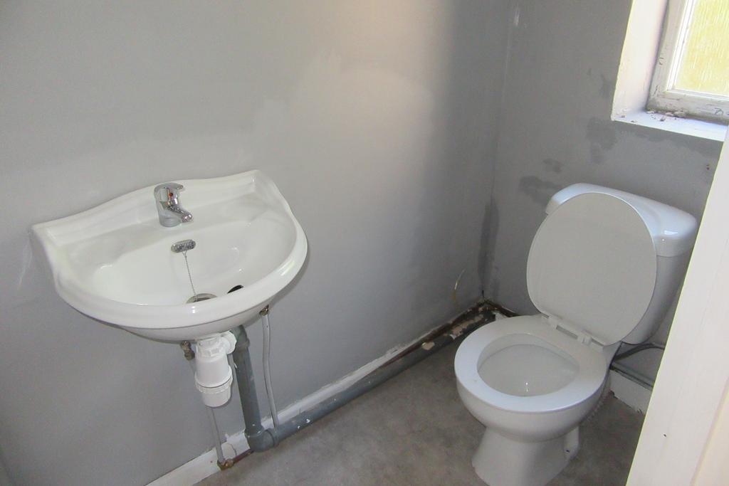 En suite toilet