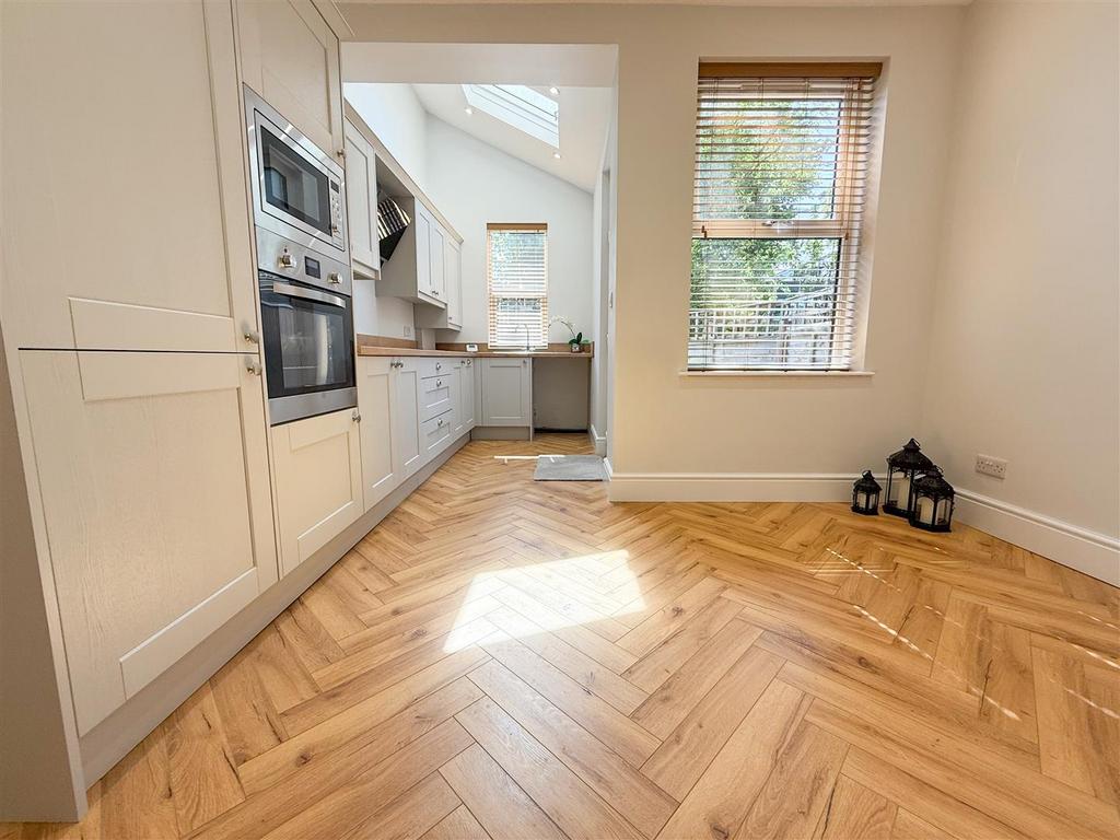 Open plan kitchen dining room
