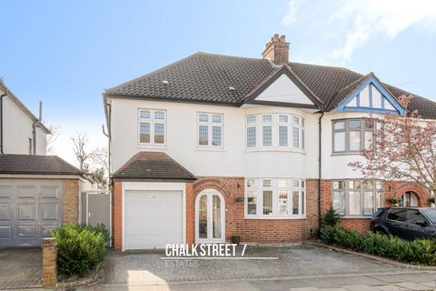 16 The Chase, Romford, RM1 4BE