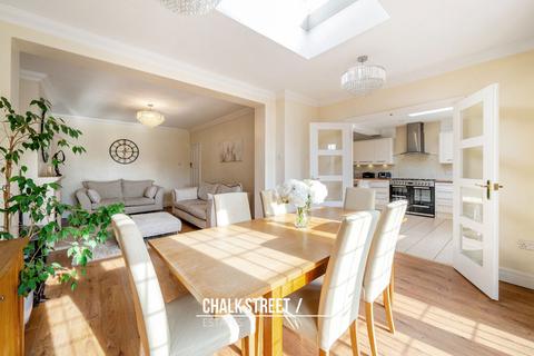 16 The Chase, Romford, RM1 4BE