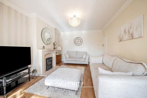 16 The Chase, Romford, RM1 4BE