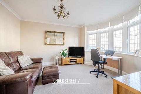 16 The Chase, Romford, RM1 4BE