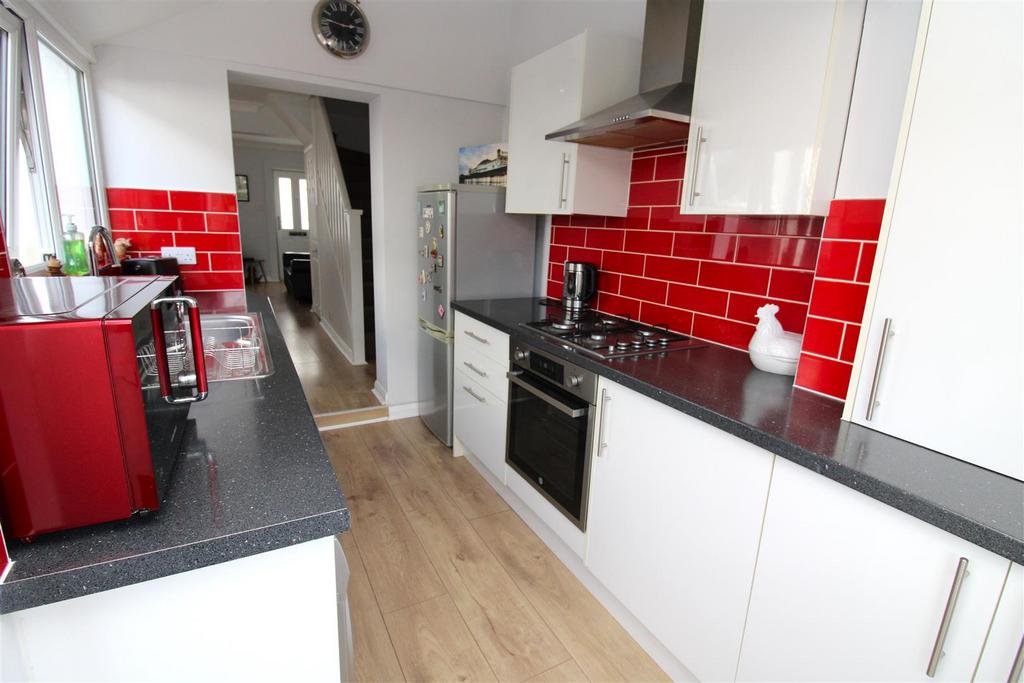 Kitchen 2.JPG
