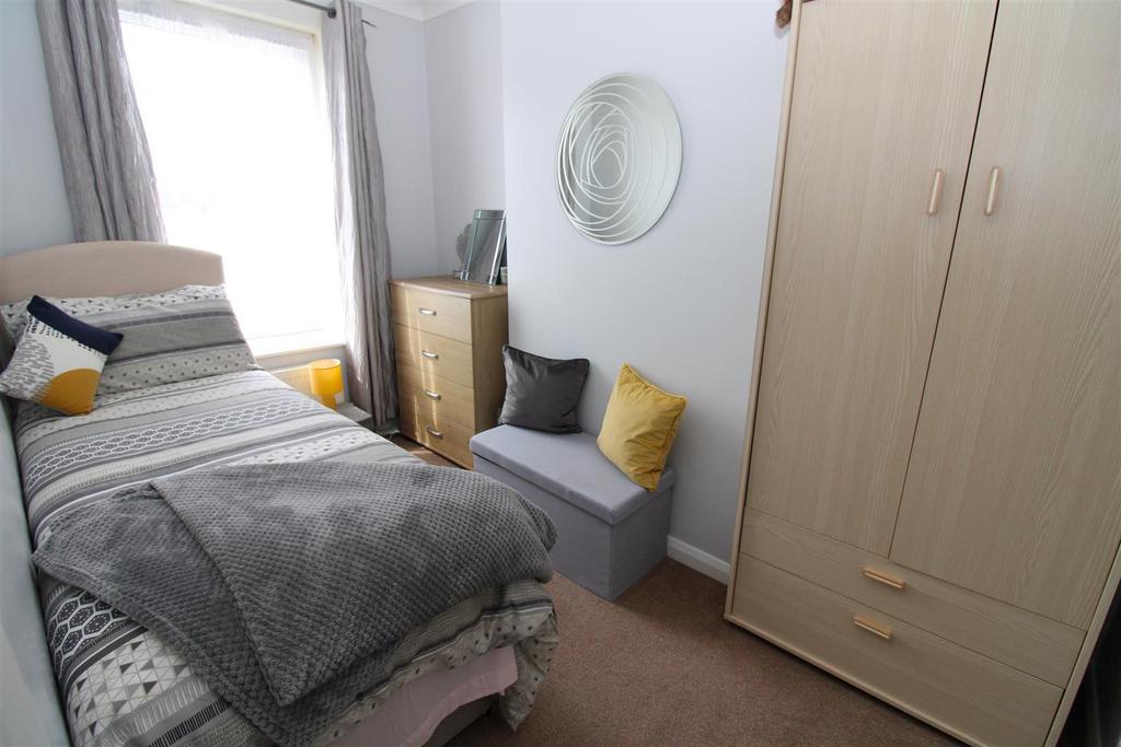Bedroom 2.JPG
