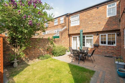 2 bedroom apartment for sale, Ewart Road, London